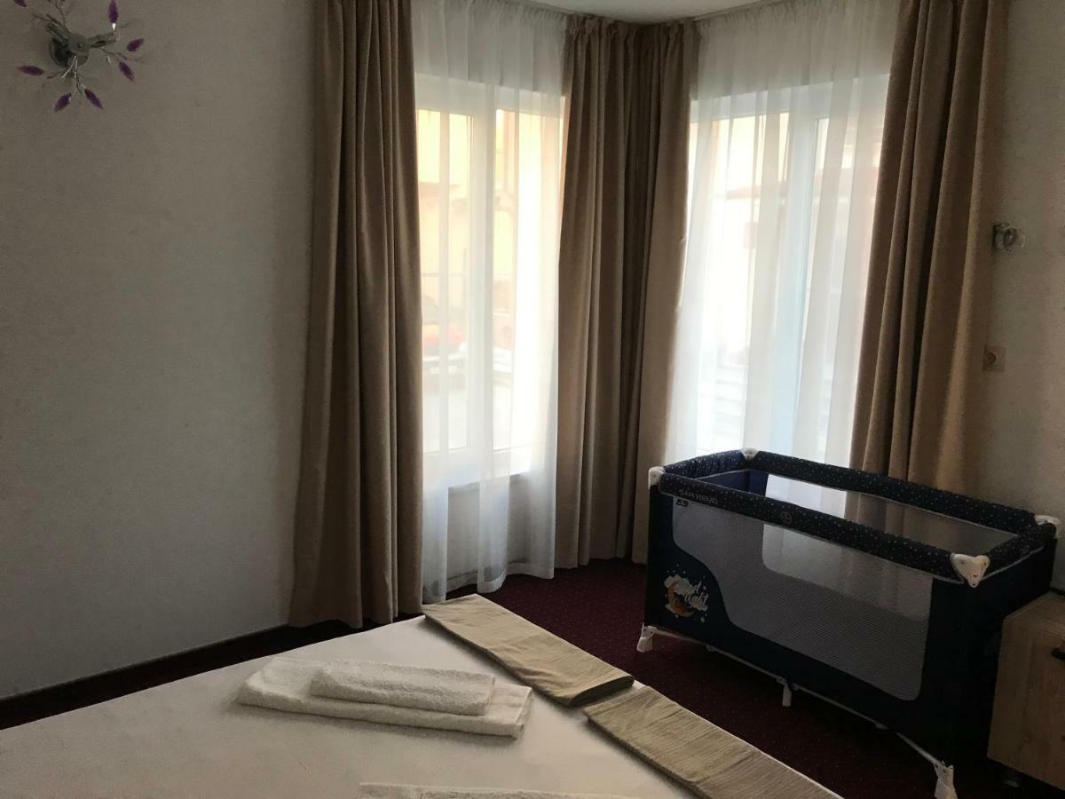 Guest House Theona ออบซอร์ ภายนอก รูปภาพ
