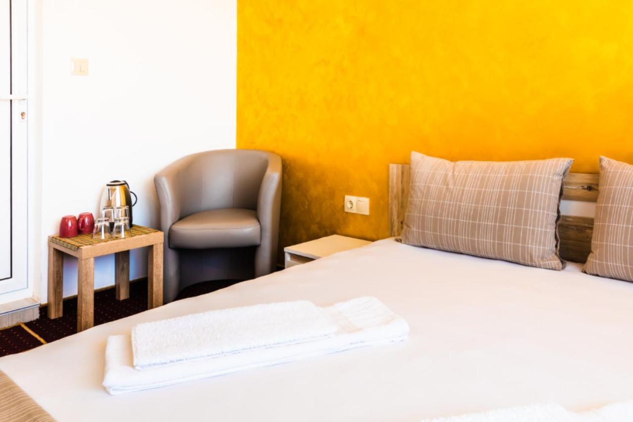 Guest House Theona ออบซอร์ ภายนอก รูปภาพ